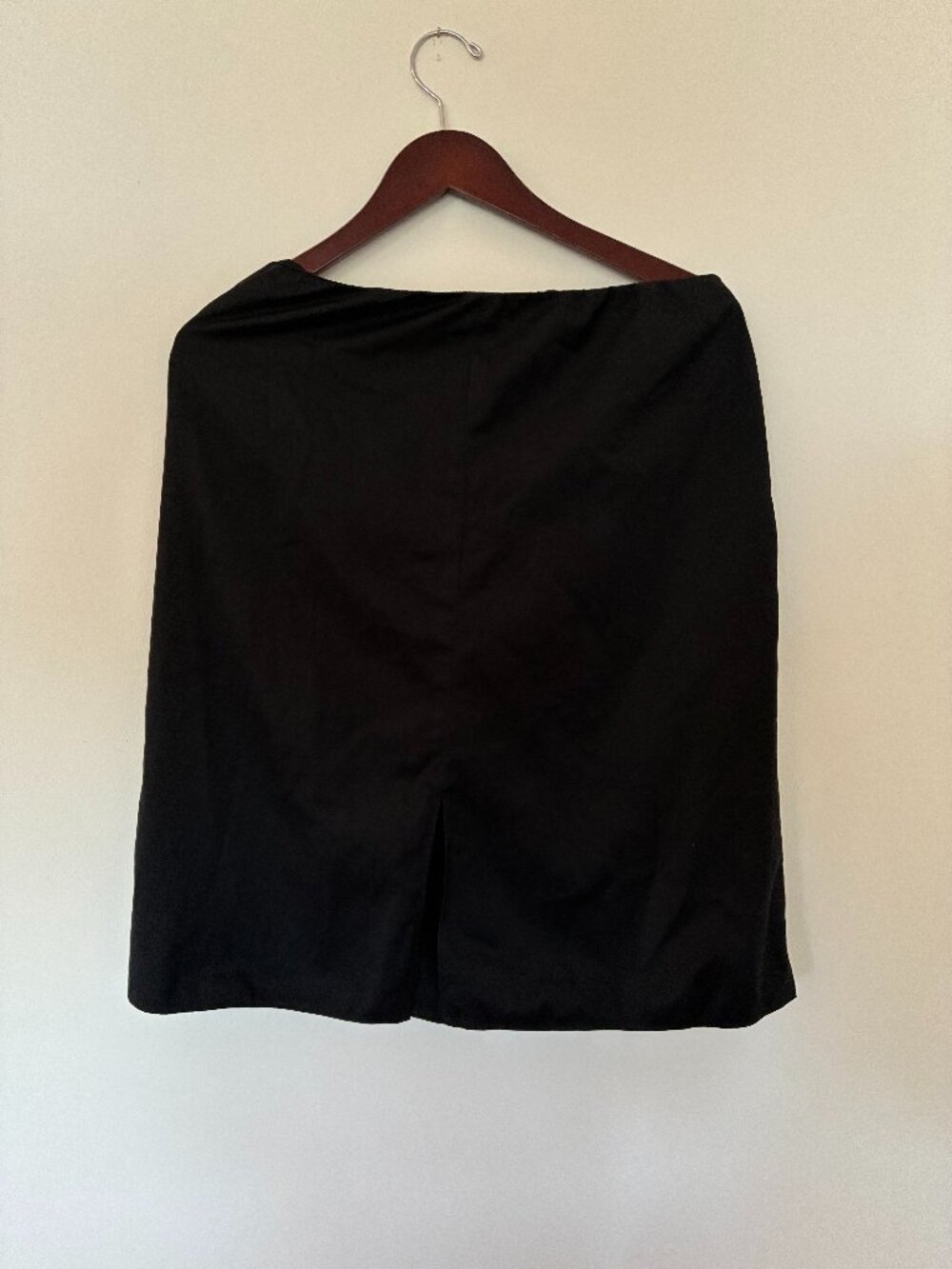 Banana Republic black skirt